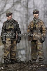 Alpine Miniatures[AM35077]LAH Officers in the Ardennes Set (2 figures)