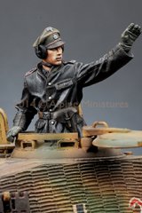 Alpine Miniatures[AM35174]SS Panzer Commander Set (2 Figures)