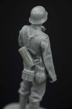 Photo5: [Passion Models] [P35T-004F] 1/35 WWII German Gas Mask Container Set [ For Figures ]