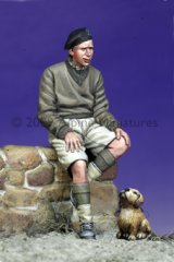 Photo: Alpine Miniatures[AM35079]British Armoured Crew #2 & Puppy