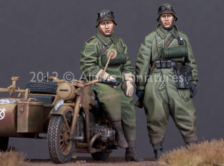 Photo1: Alpine Miniatures[AM35144]German Motorcyclist Set (2 Figures)